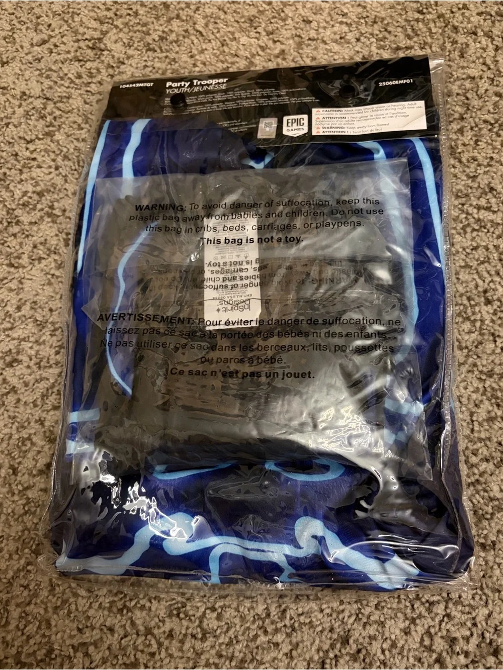 Fortnite party trooper costume in kids medium 8/10 NEW